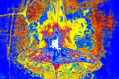 ABSTRACT RADIANT CORE IMPACT — Premium Kunstprint